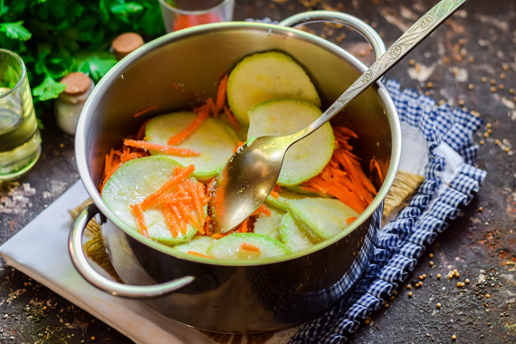 салат из кабачков и моркови на зиму рецепт фото 6